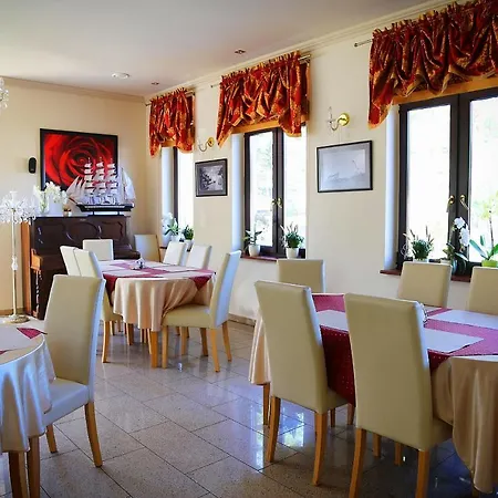 Reza Alojamento de Acomodação e Pequeno-almoço 3*